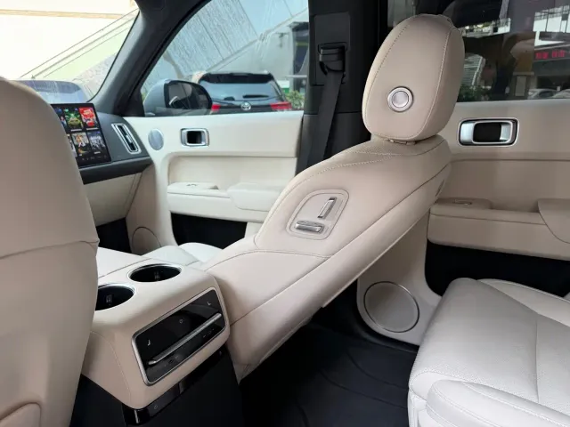 Li Auto L9 — Фото автомобиля 7