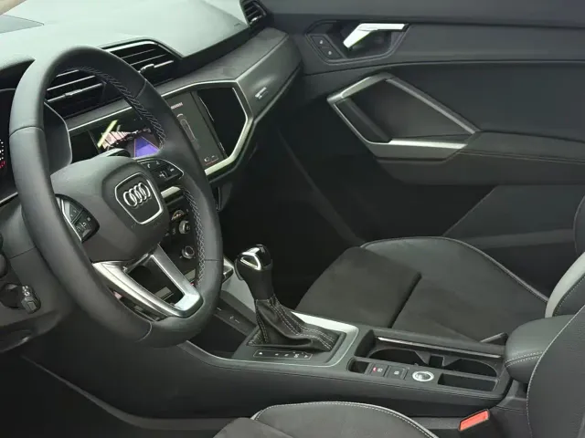 Audi Q3 — Фото автомобиля 14
