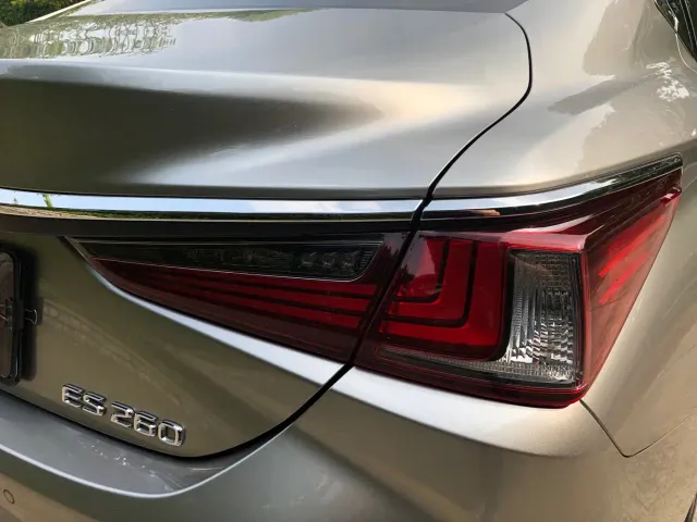Lexus ES — Фото автомобиля 26
