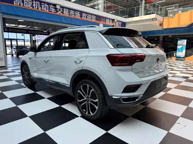Volkswagen T-Roc — Фото автомобиля 18
