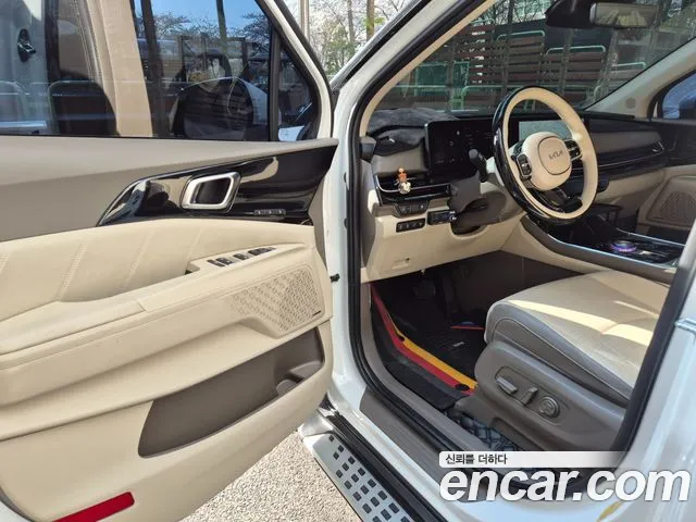 Kia Carnival Generation 4 — Фото автомобиля 10