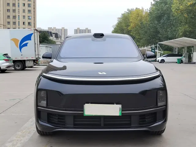 Li Auto L9 — Фото автомобиля 2