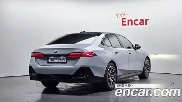 BMW 5-Series — Фото автомобиля 2