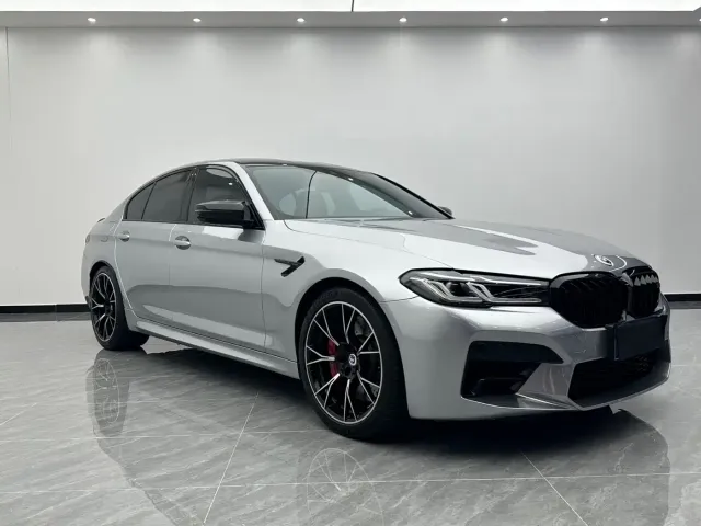 BMW M5 — Фото автомобиля 3