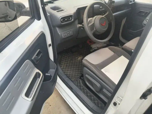 Wuling Zhiguang NEV — Фото автомобиля 12