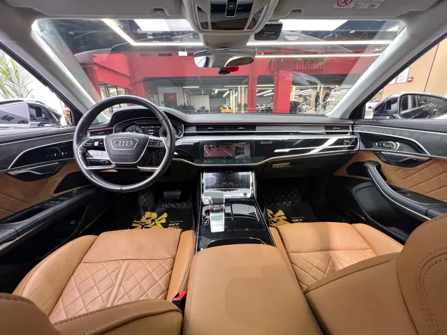 Audi A8 — Фото автомобиля 10