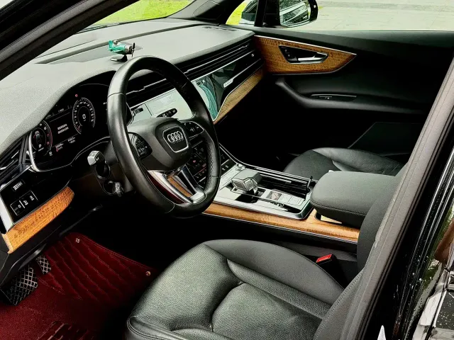 Audi Q7 — Фото автомобиля 5