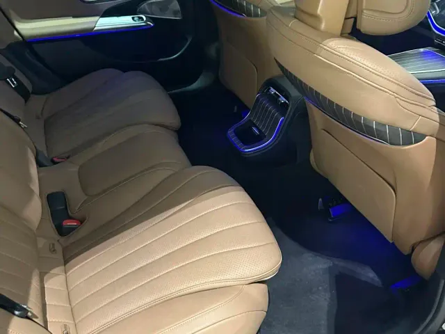 Mercedes-Benz E-Class — Фото автомобиля 8