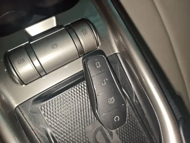 BYD Dolphin 2021 Model 405km Fashion Edition — Фото автомобиля 8