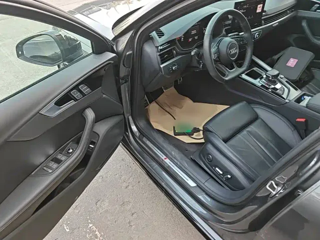 Audi A4L — Фото автомобиля 15