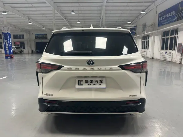 Toyota Granvia — Фото автомобиля 5