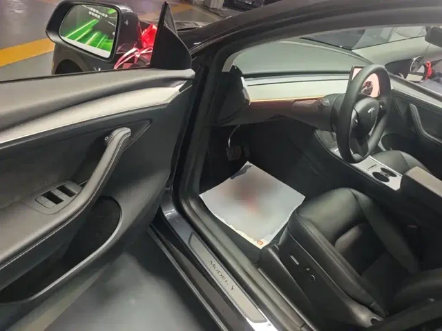 Tesla Model Y — Фото автомобиля 15