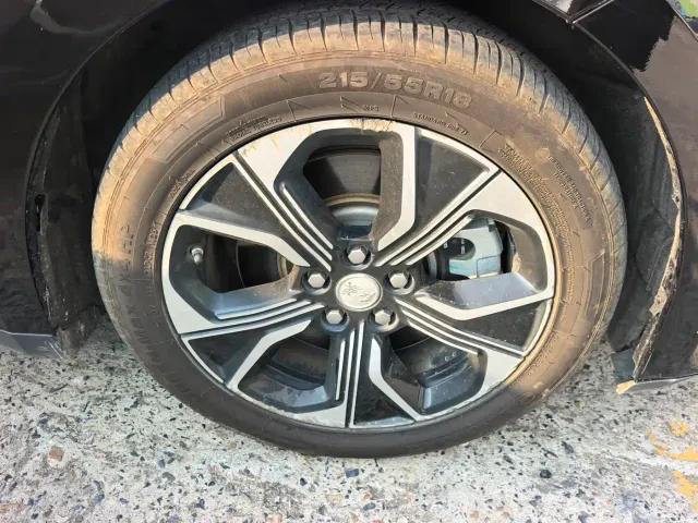 Hongqi E-QM5 — Фото автомобиля 7