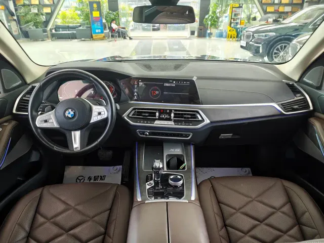 BMW X5 — Фото автомобиля 12