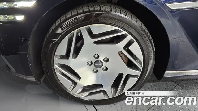 Genesis G90 Бензин 3.5 Turbo e-S/C AWD LWB — Фото автомобиля 5