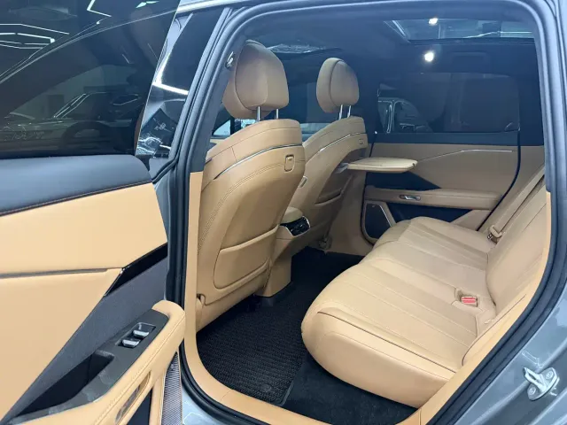 Toyota BoZhi 7 — Фото автомобиля 12