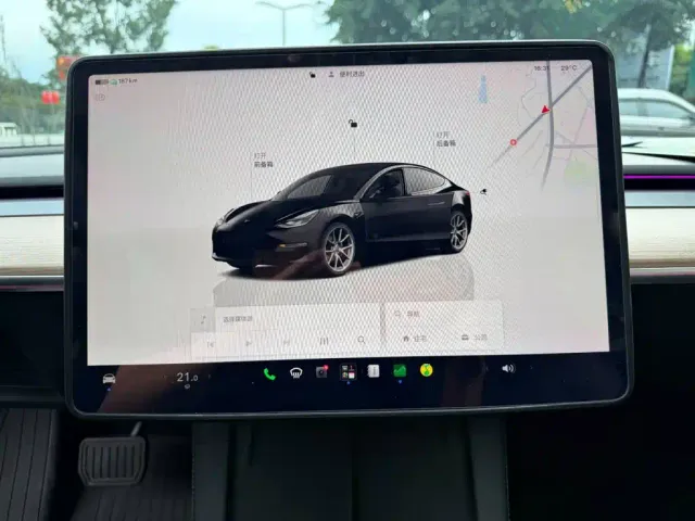 Tesla Model 3 — Фото автомобиля 9