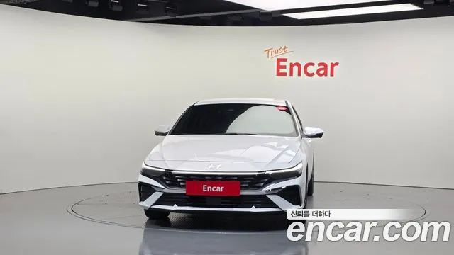 Hyundai AVANTE — Фото автомобиля 3