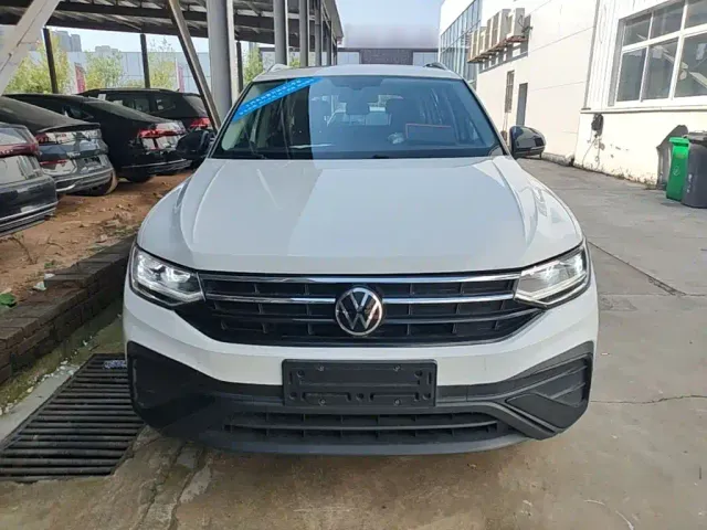 Volkswagen Tiguan L — Фото автомобиля 2