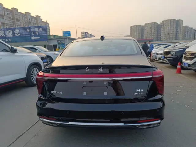Hongqi H5 — Фото автомобиля 15