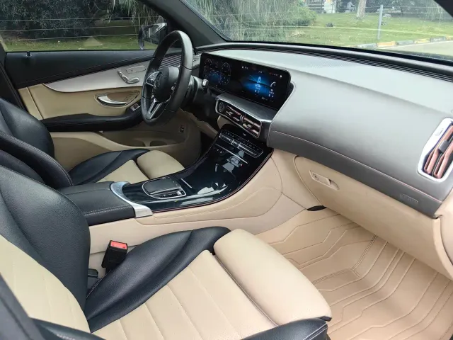Mercedes-Benz EQC — Фото автомобиля 10
