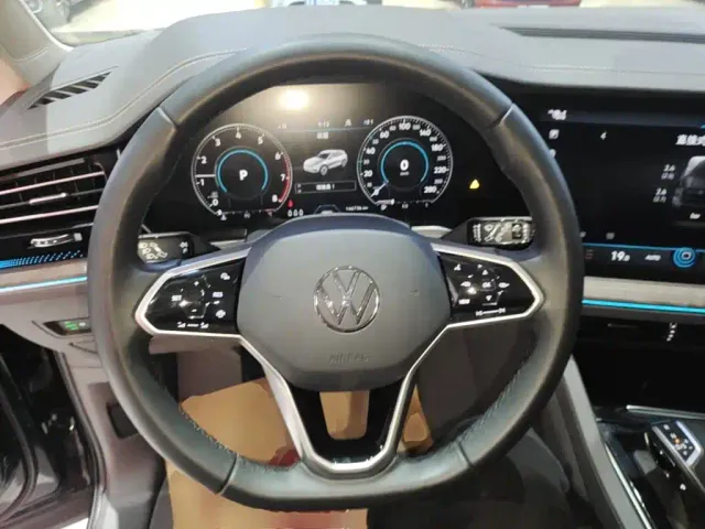 Volkswagen Touareg 2022 2.0TSI Rui Shang Edition — Фото автомобиля 10