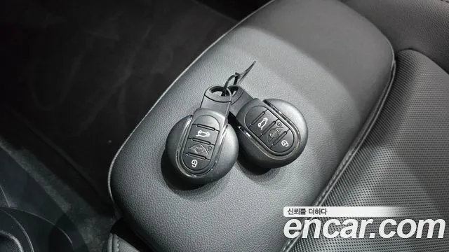 Mini Cooper Cooper 5 дверей Classic — Фото автомобиля 17
