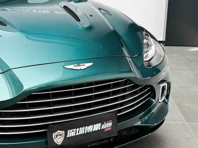 Aston Martin DBX — Фото автомобиля 4