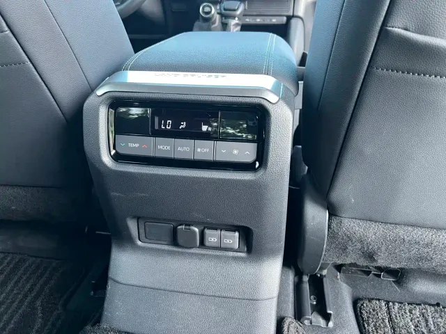 Toyota Prado — Фото автомобиля 19