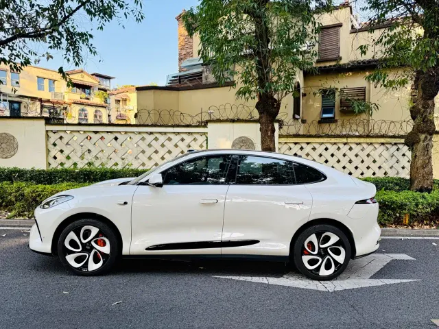 IM Motors LS6 — Фото автомобиля 4