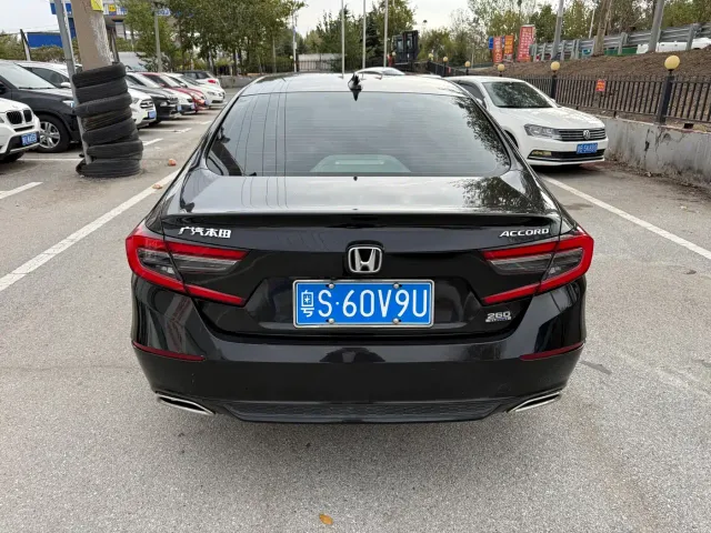 Honda Accord — Фото автомобиля 5