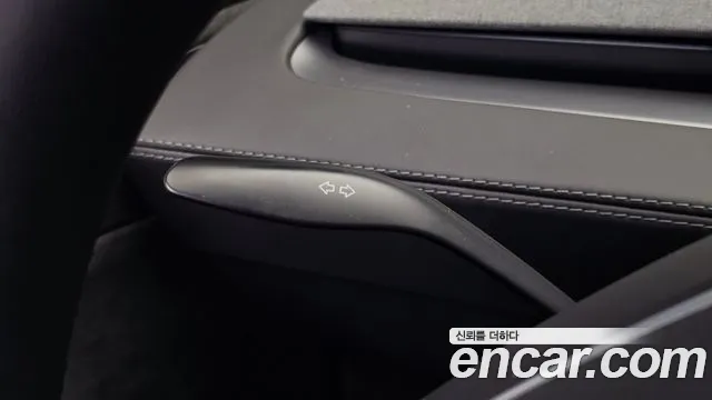 Tesla Model Y — Фото автомобиля 22