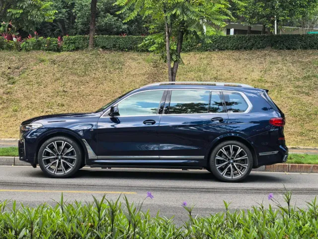 BMW X7 — Фото автомобиля 3