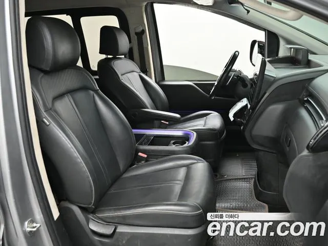Hyundai Staria Staria 4WD Lounge 9 мест — Фото автомобиля 10