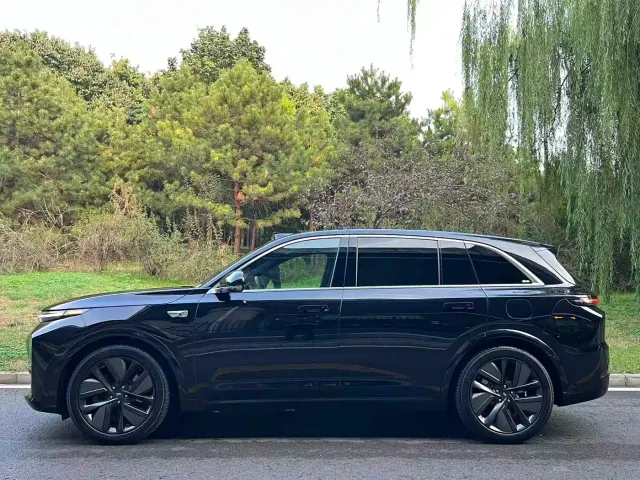 Li Auto L7 — Фото автомобиля 4