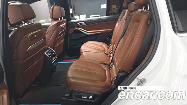BMW X7 — Фото автомобиля 11