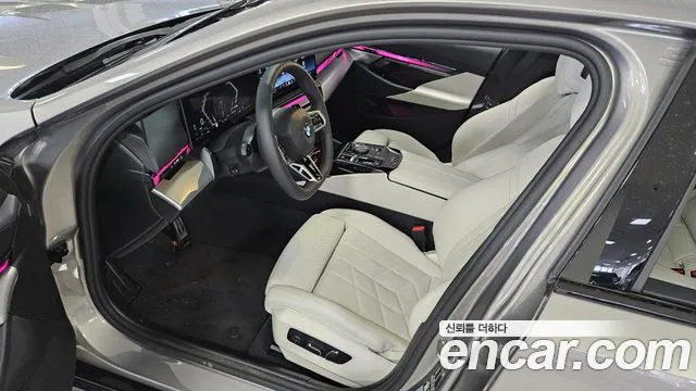 BMW 5 Series — Фото автомобиля 15