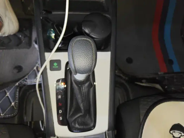 Honda Fit — Фото автомобиля 10