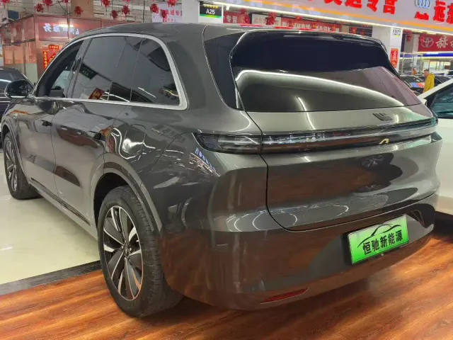 Li Auto L6 — Фото автомобиля 7