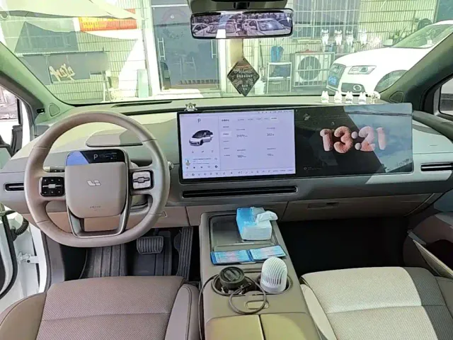 Li Auto i6 — Фото автомобиля 9