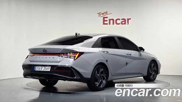 Hyundai Avante CN7 — Фото автомобиля 2