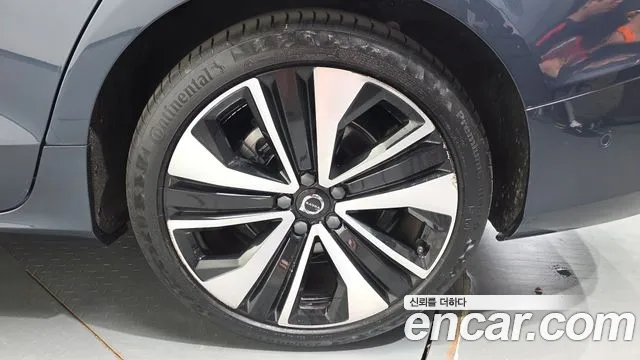 Вольво S60 S60 третьего поколения — Фото автомобиля 21
