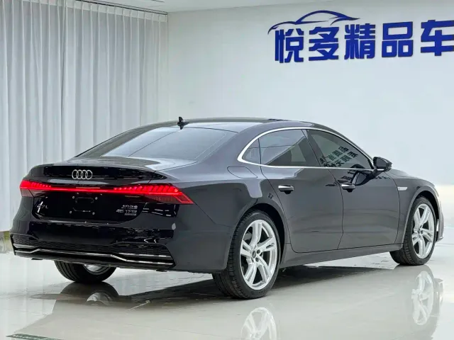 Audi A7L — Фото автомобиля 9