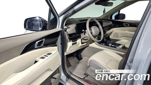 Kia Carnival Generation 4 — Фото автомобиля 9