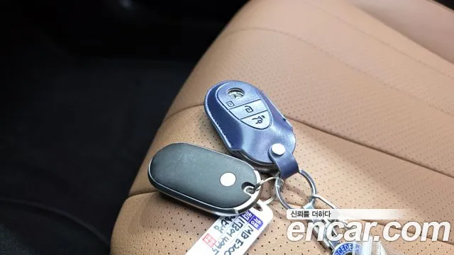 Mercedes-Benz E-Class — Фото автомобиля 27