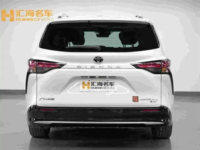Toyota Sienna — Фото автомобиля 5