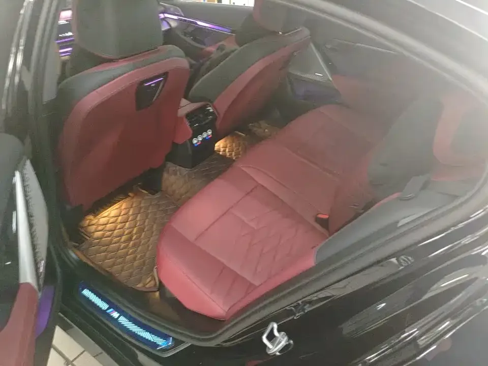 BMW BMW 5 Series 2026 Model Year Facelift 530Li Leading M Sport Package — Фото автомобиля 4