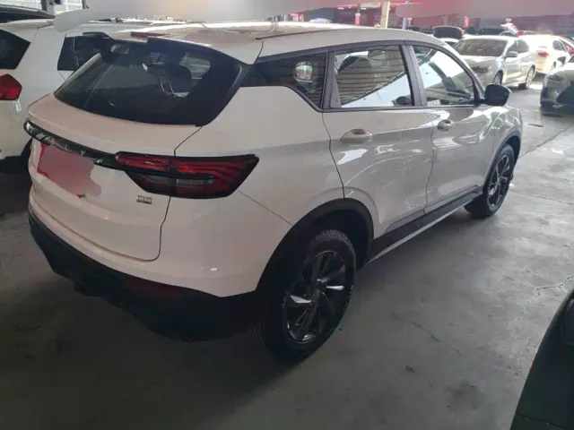 Geely Binyue — Фото автомобиля 3