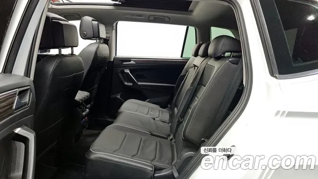 Volkswagen Tiguan — Фото автомобиля 12