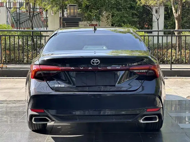 Toyota Avalon — Фото автомобиля 8